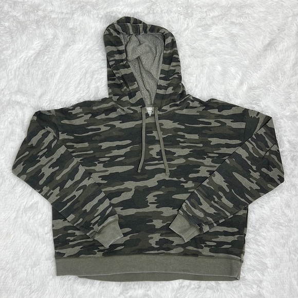 Lucky Brand Camo Cropped‎ Hooded Sweatshirt - Picture 1 of 6